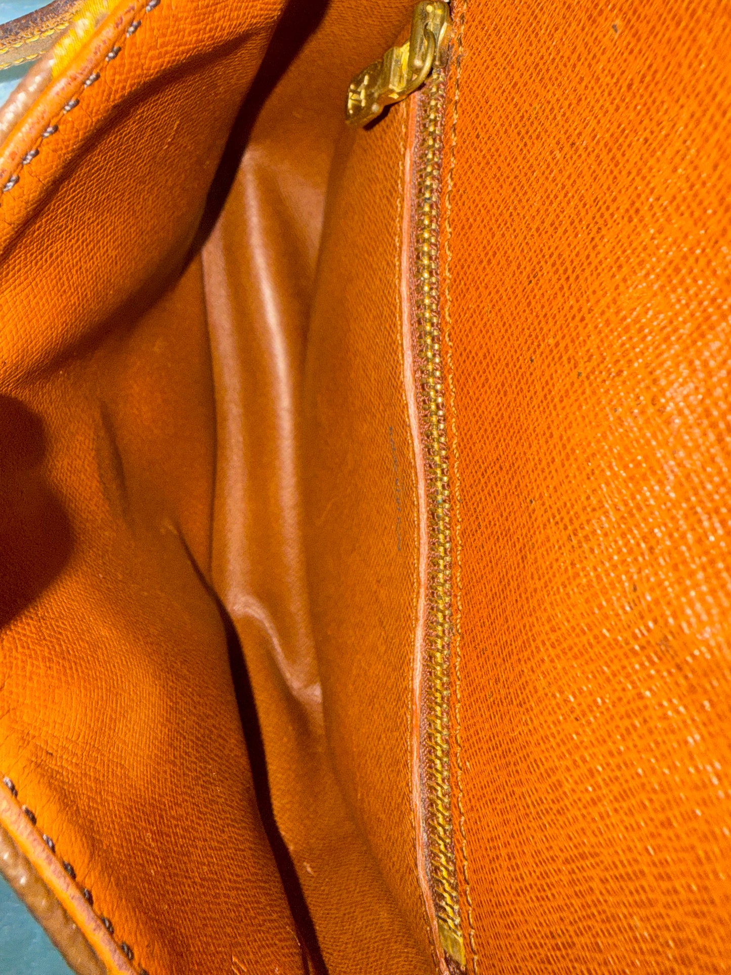 Pre-owned Authentic Louis Vuitton Saint Cloud MM Monogram Shoulder / Crossbody Bag