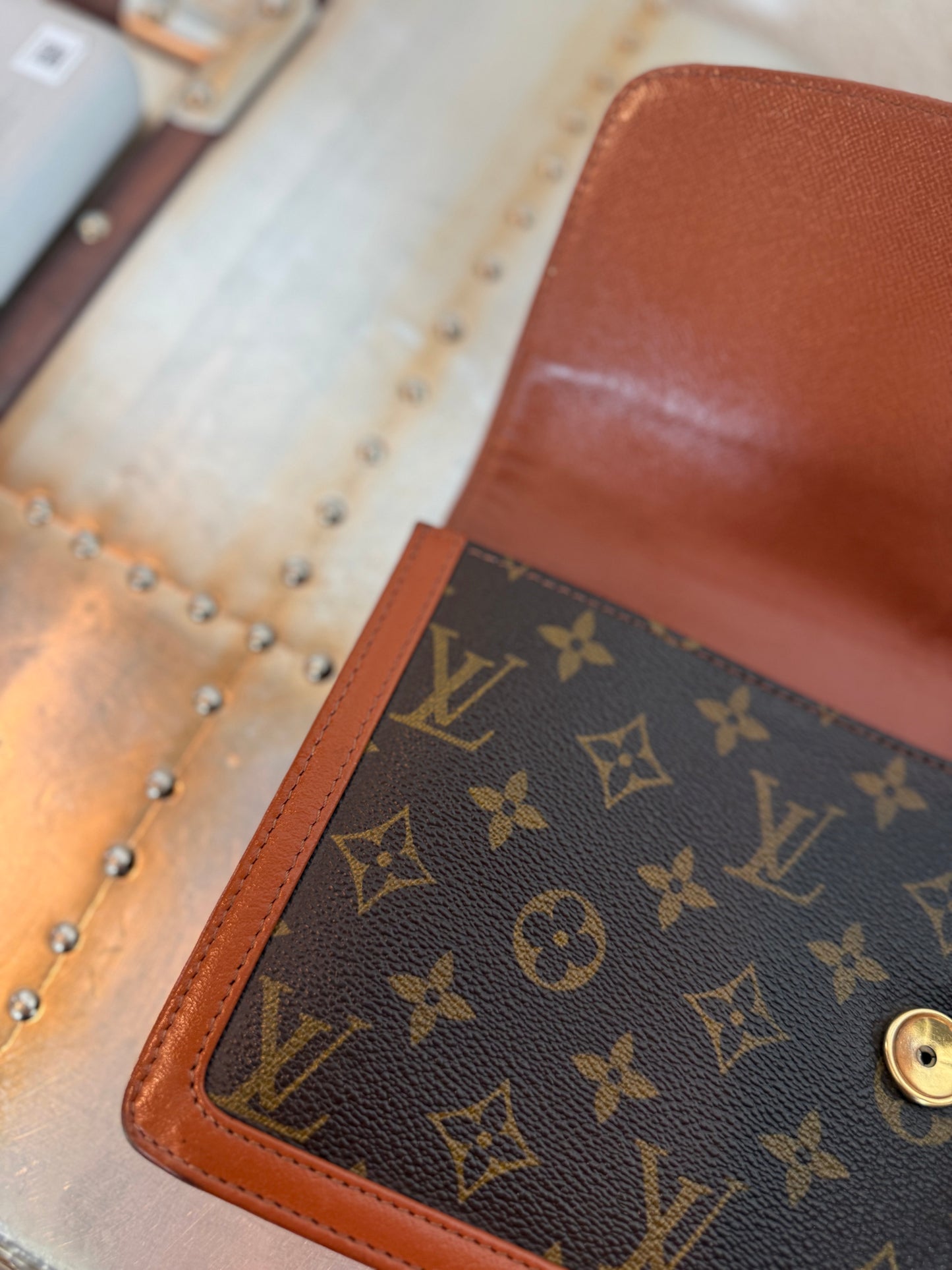 Pre-owned Authentic Louis Vuitton Monogram Dame Clutch Handbag