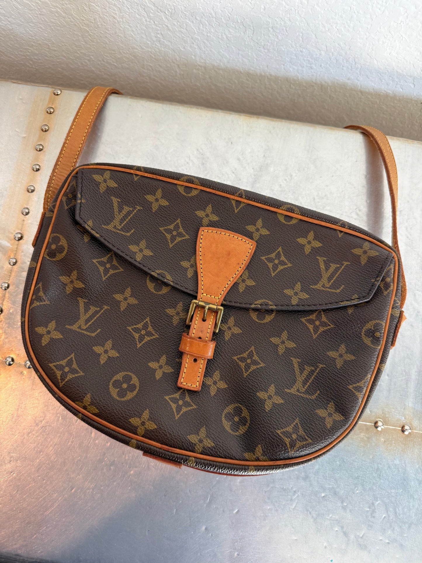 Pre-owned Authentic Louis Vuitton Jeune Fille MM Monogram Crossbody Bag