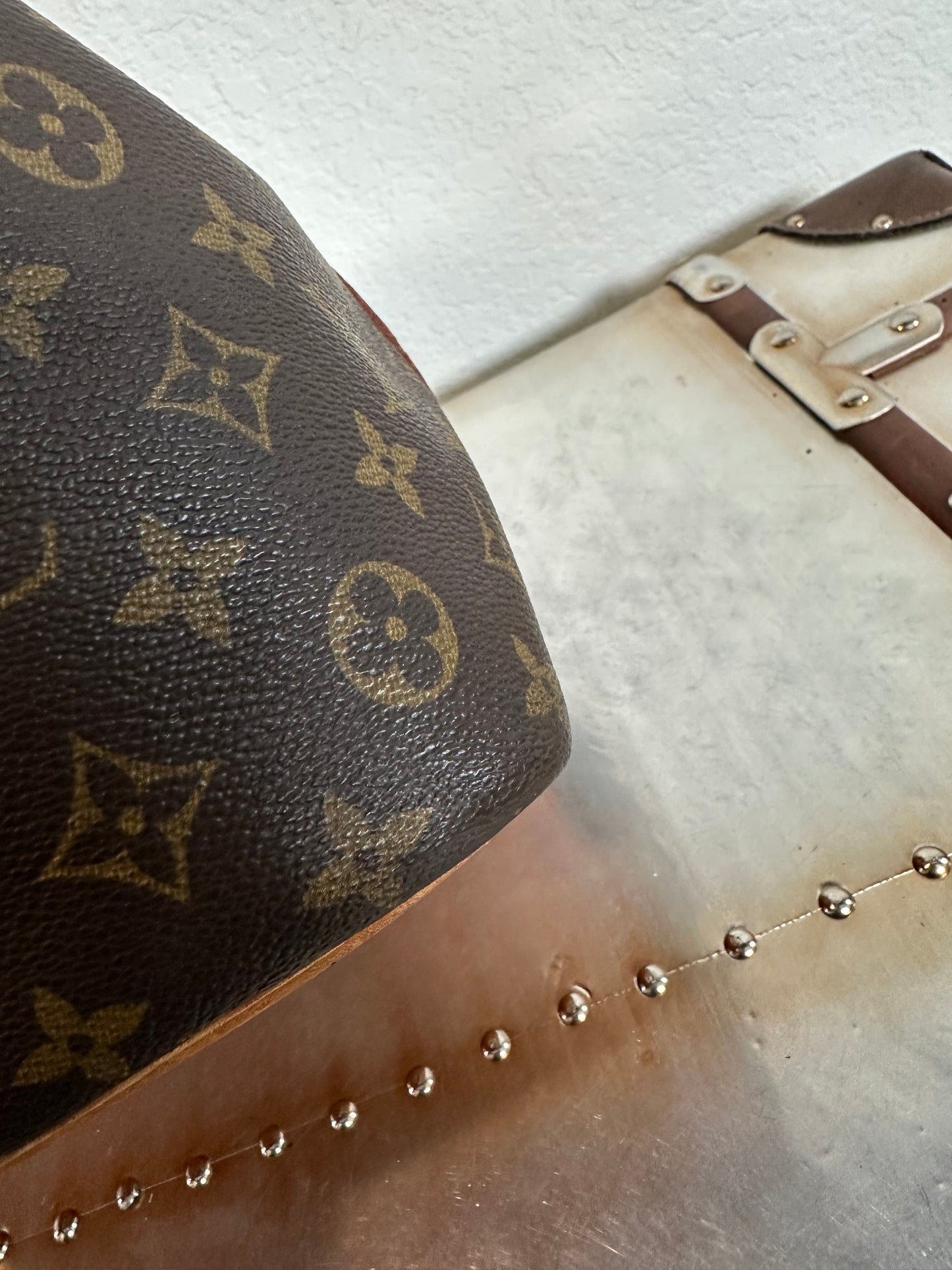 Pre-owned Authentic Louis Vuitton Petite Noe Monogram 
Shoulder Bag