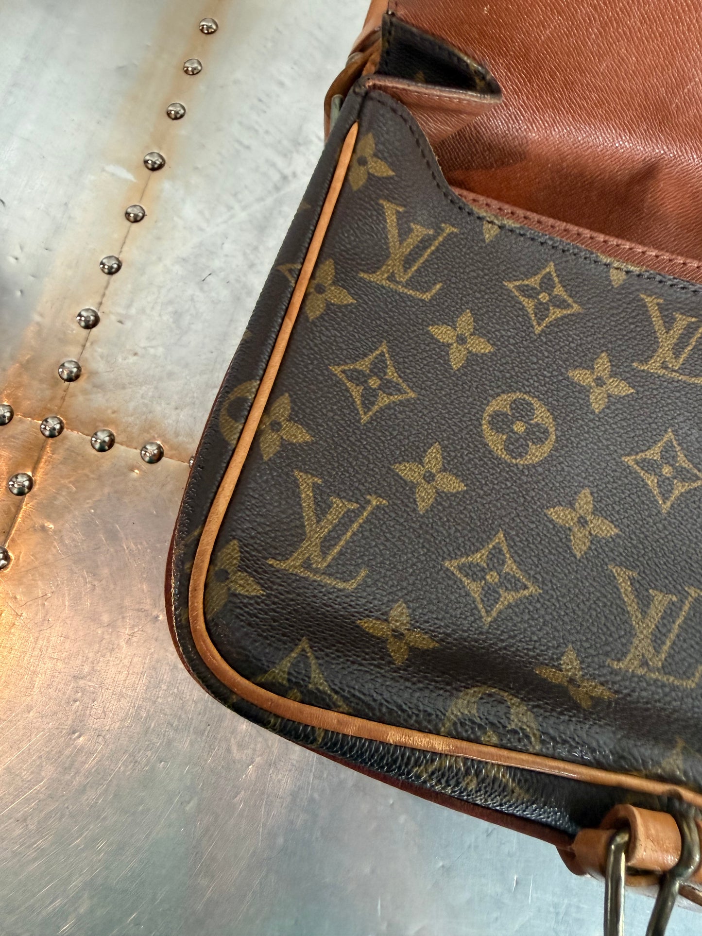 Pre-owned Louis Vuitton Cartouchiere MM Monogram Shoulder / Crossbody Bag