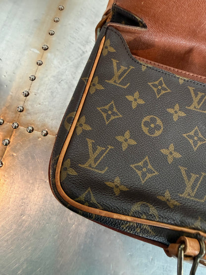Pre-owned Louis Vuitton Cartouchiere MM Monogram Shoulder / Crossbody Bag