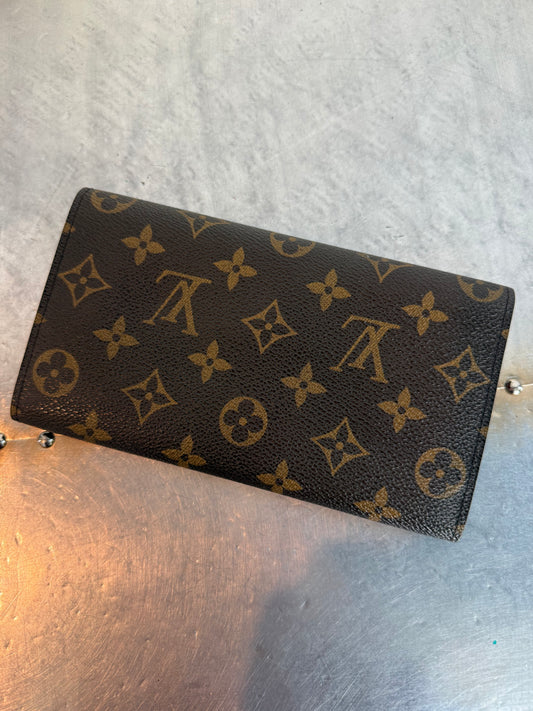 Pre-owned Authentic Louis Vuitton Portefeuille  International Monogram Wallet