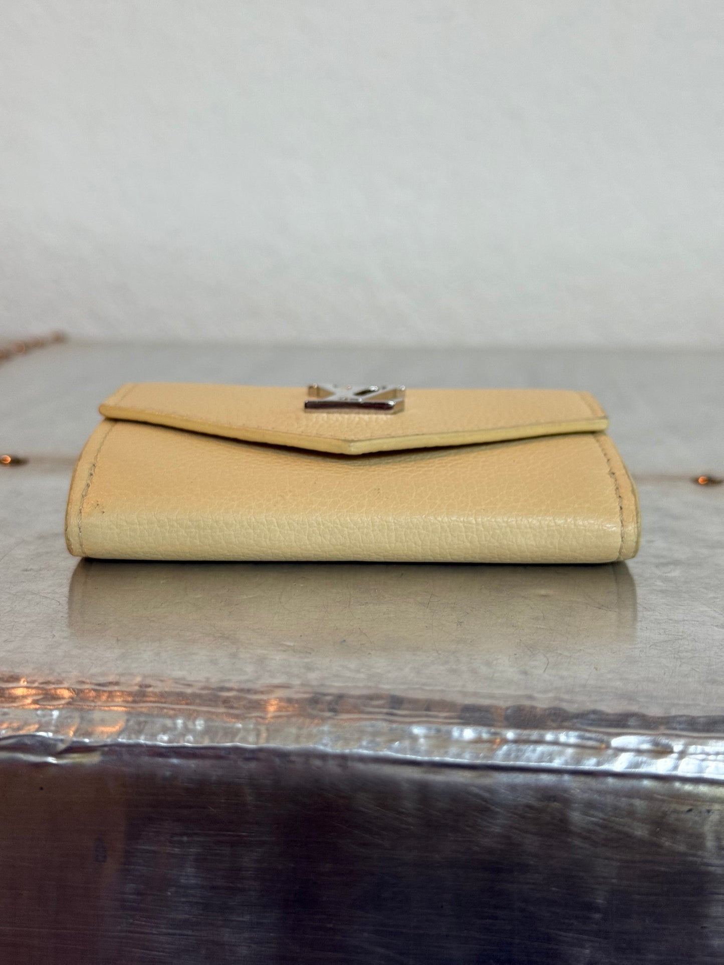 Pre-owned Authentic Louis Vuitton Lockmini Wallet