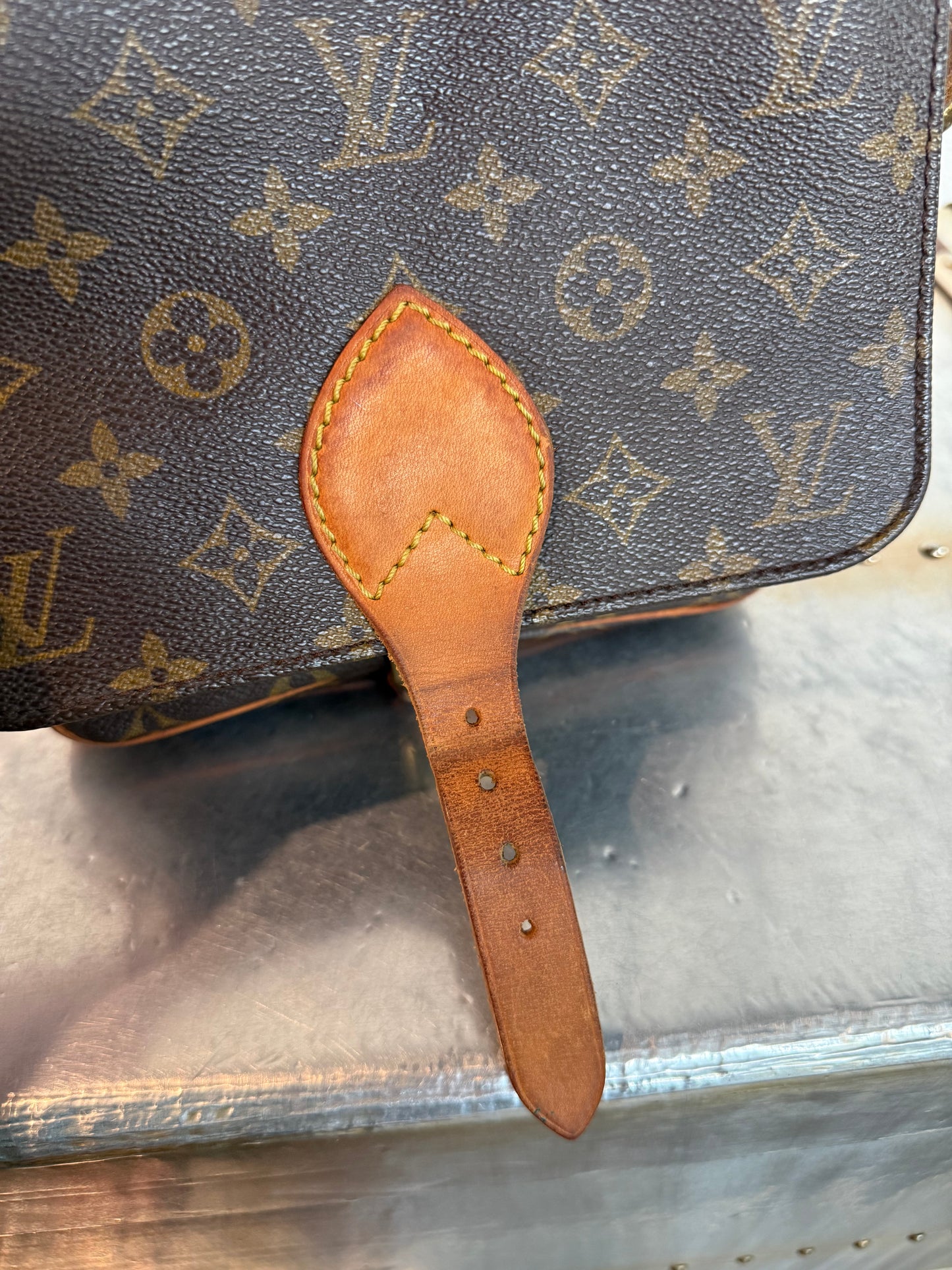 Pre-owned Louis Vuitton Cartouchiere MM Monogram Shoulder / Crossbody Bag