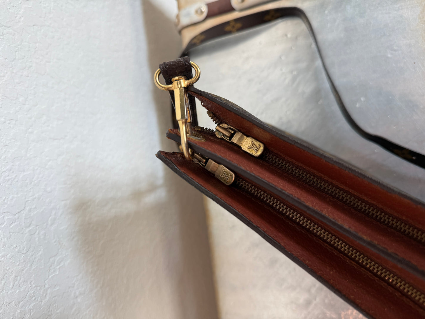 Pre-owned Authentic Louis Vuitton Enghien Monogram Shoulder Bag/ Crossbody Bag