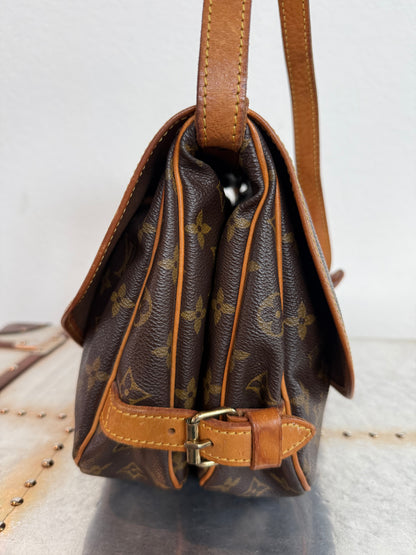 Pre-owned Authentic Louis Vuitton Saumur 30 Monogram Crossbody Bag