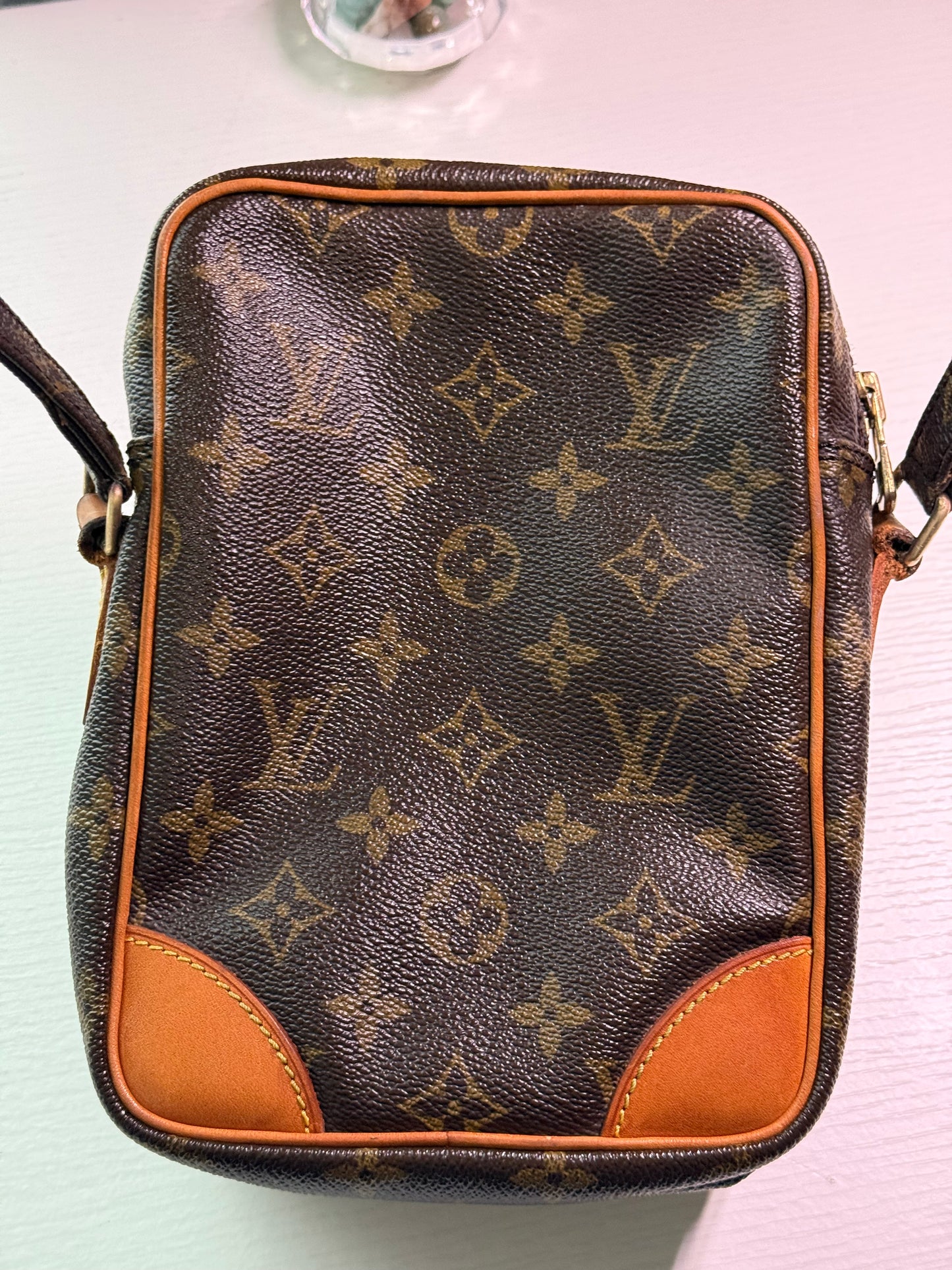Pre-owned Authentic Louis Vuitton Amazon Monogram Crossbody Bag