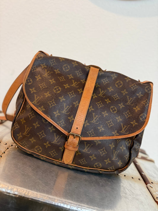 Pre-owned Authentic Louis Vuitton Monogram Saumur 35 Crossbody Bag