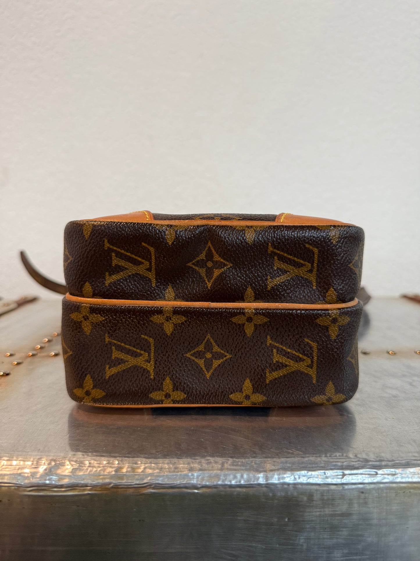 Pre-owned Authentic Louis Vuitton Amazon Monogram Crossbody Bag