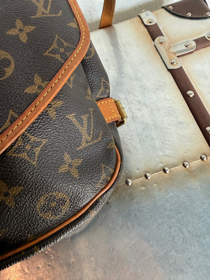 Pre-owned Authentic Louis Vuitton Saumur 30 Monogram Crossbody Bag
