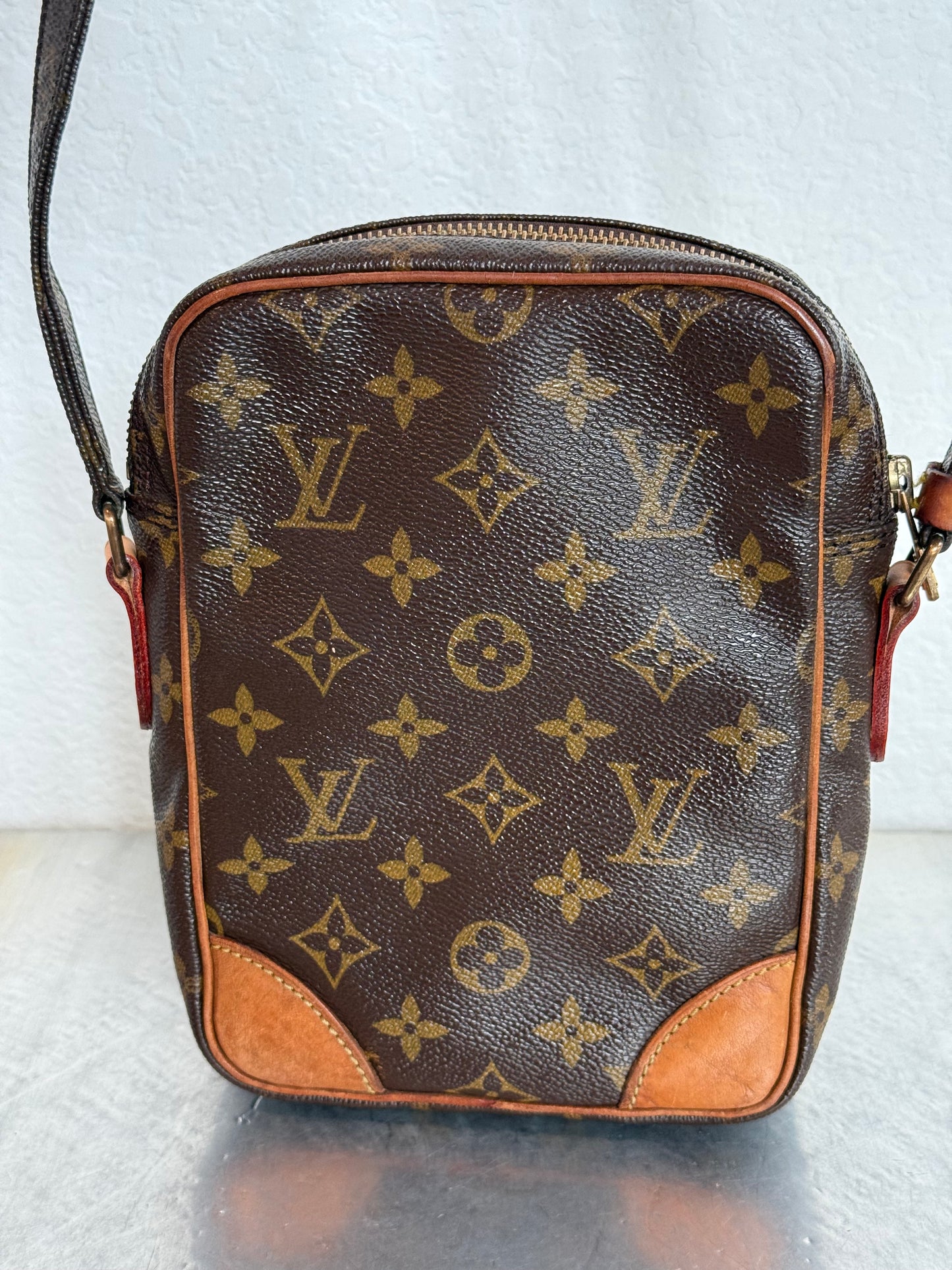 Pre-owned Authentic Louis Vuitton Amazon Monogram Crossbody Bag