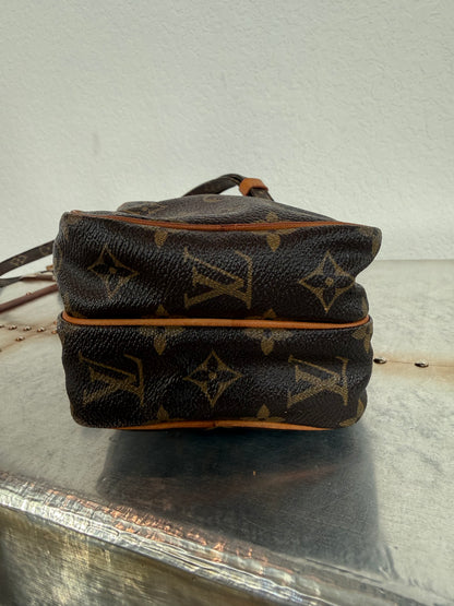 Pre-owned Louis Vuitton Mini Amazon Monogram Crossbody Bag