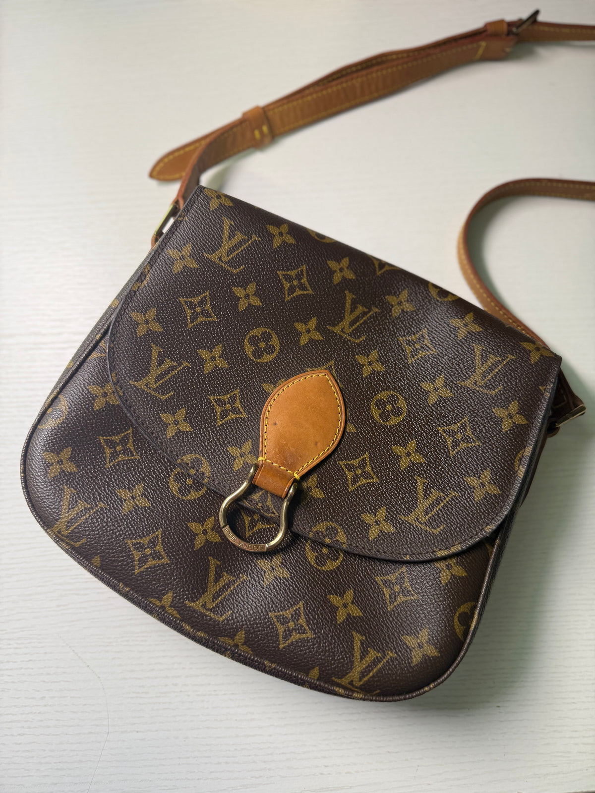 Pre-owned Authentic Louis Vuitton Saint Cloud GM Monogram Crossbody Bag