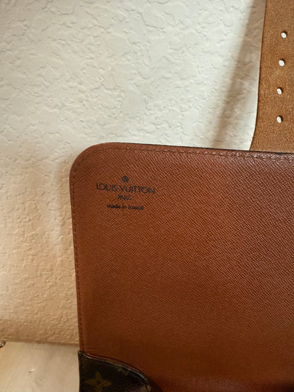 Pre-owned Louis Vuitton Cartouchiere MM Monogram Shoulder / Crossbody Bag