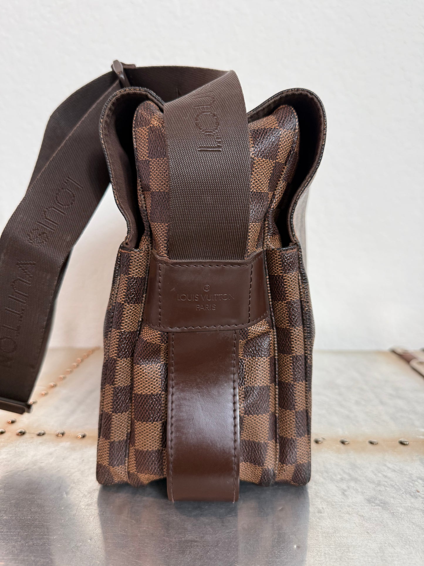 Pre-owned Authentic Louis Vuitton Naviglio Damier Ebene Crossbody Bag