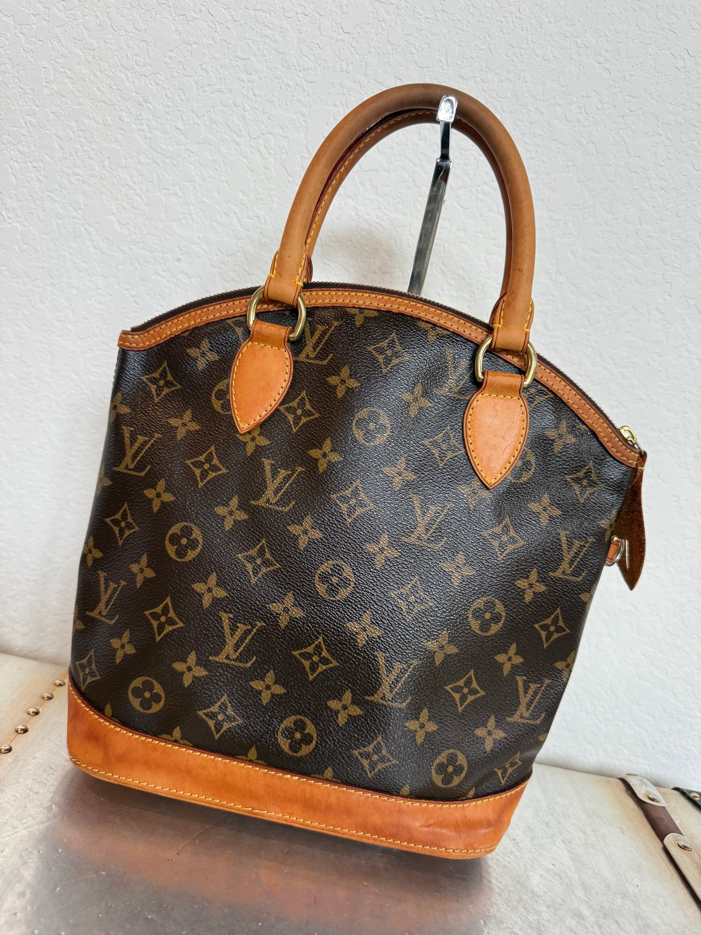 Pre-owned Authentic Louis Vuitton Lockit PM Monogram Handbag