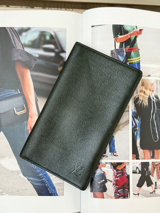 Pre-owned Authentic Louis Vuitton Bifold Checkbook/ Long Wallet