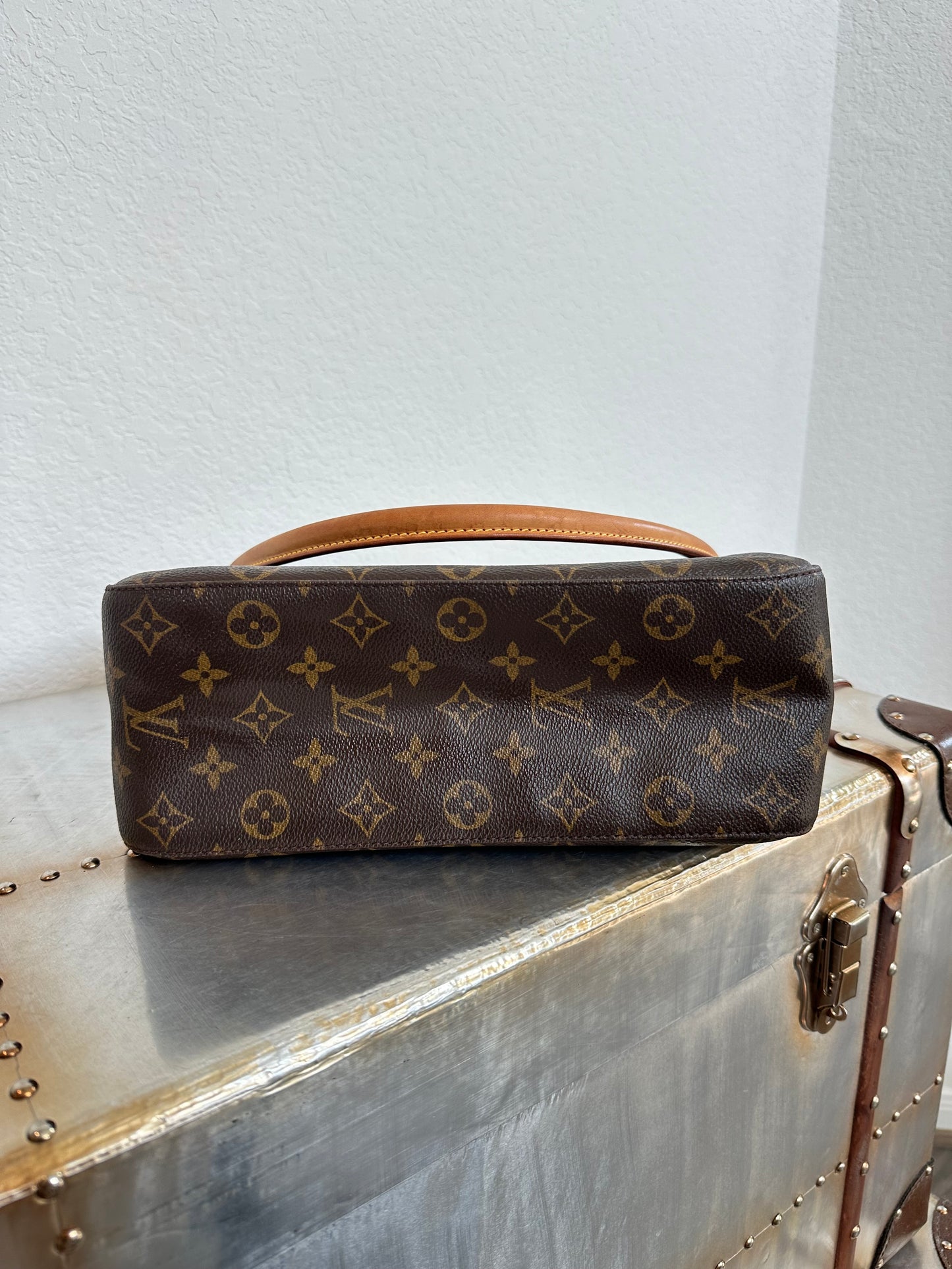 Pre-owned Authentic Louis Vuitton Looping GM Monogram Shoulder Bag