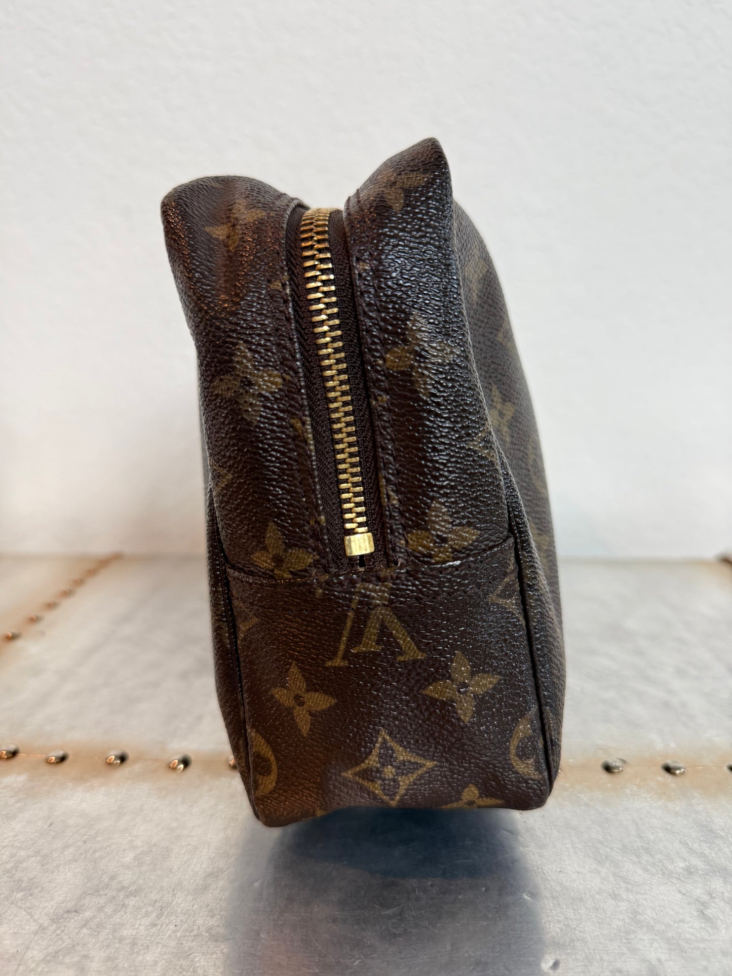 Pre-owned Authentic LOUIS VUITTON Trousse De Toilette 28 Pouch