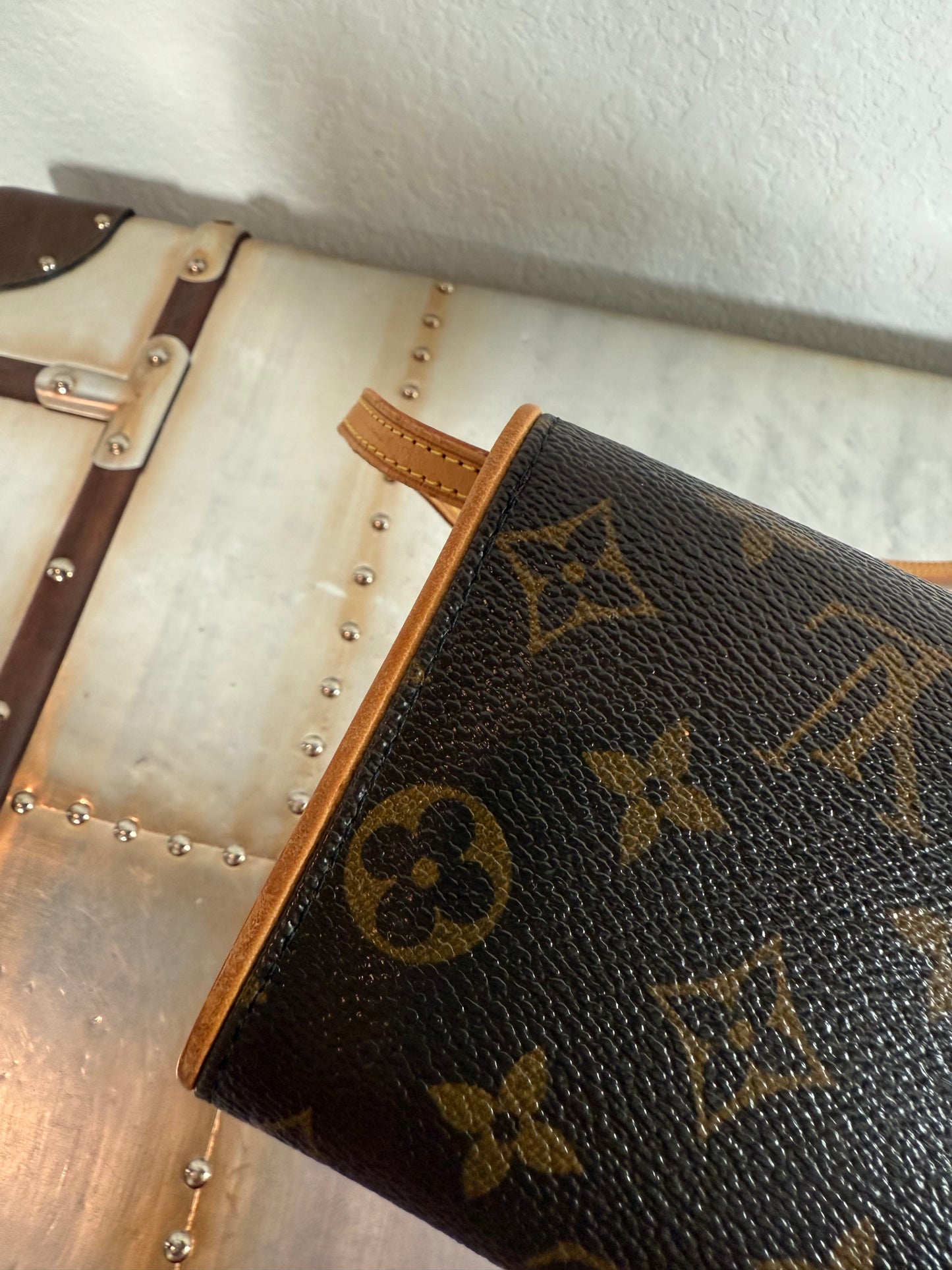 Pre-owned Authentic Louis Vuitton Pochette Twin MM Monogram Shoulder Bag