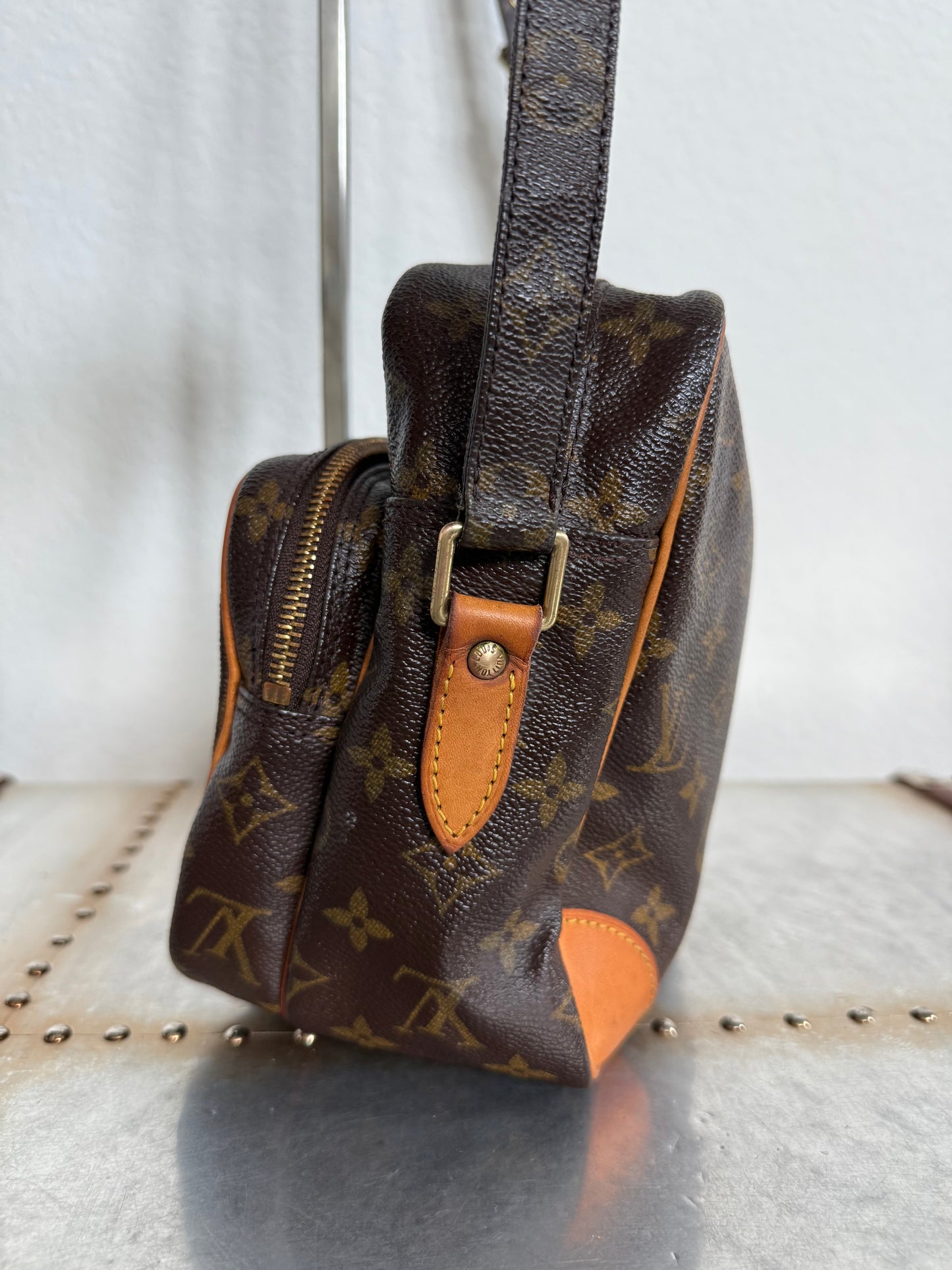 Pre-owned Louis Vuitton Nile PM Monogram Shoulder Bag/ Crossbody Bag