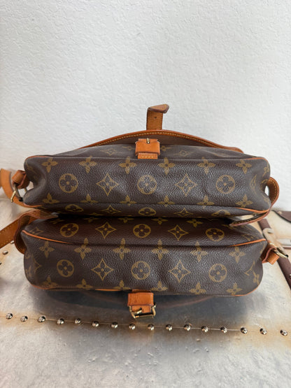 Pre-owned Authentic Louis Vuitton Saumur 30 Monogram Crossbody Bag