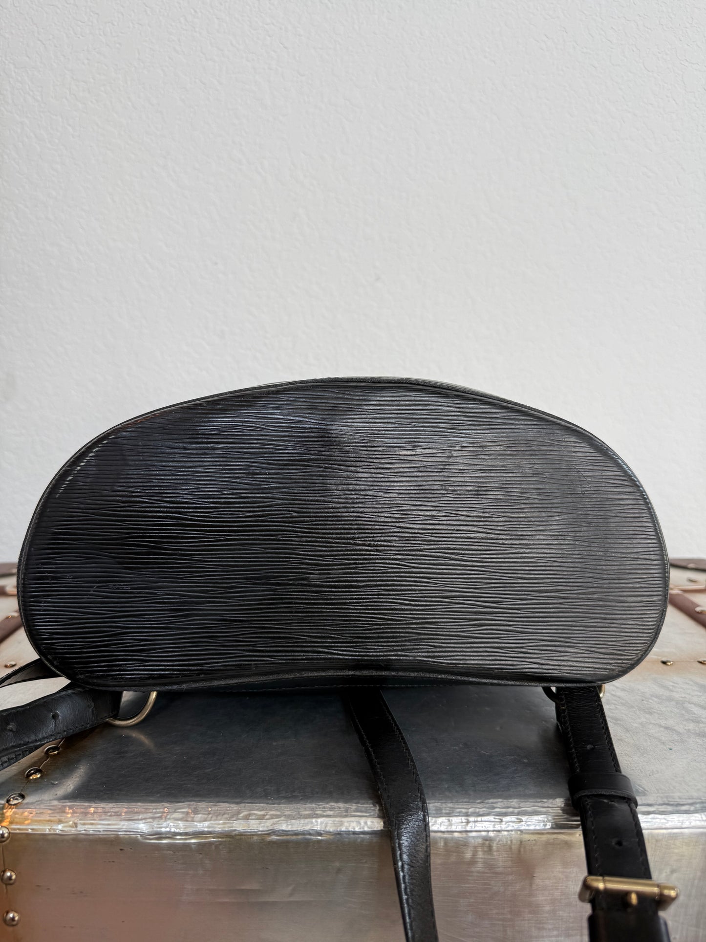 Pre-owned Authentic Louis Vuitton Gobelins Epi Black Backpack
