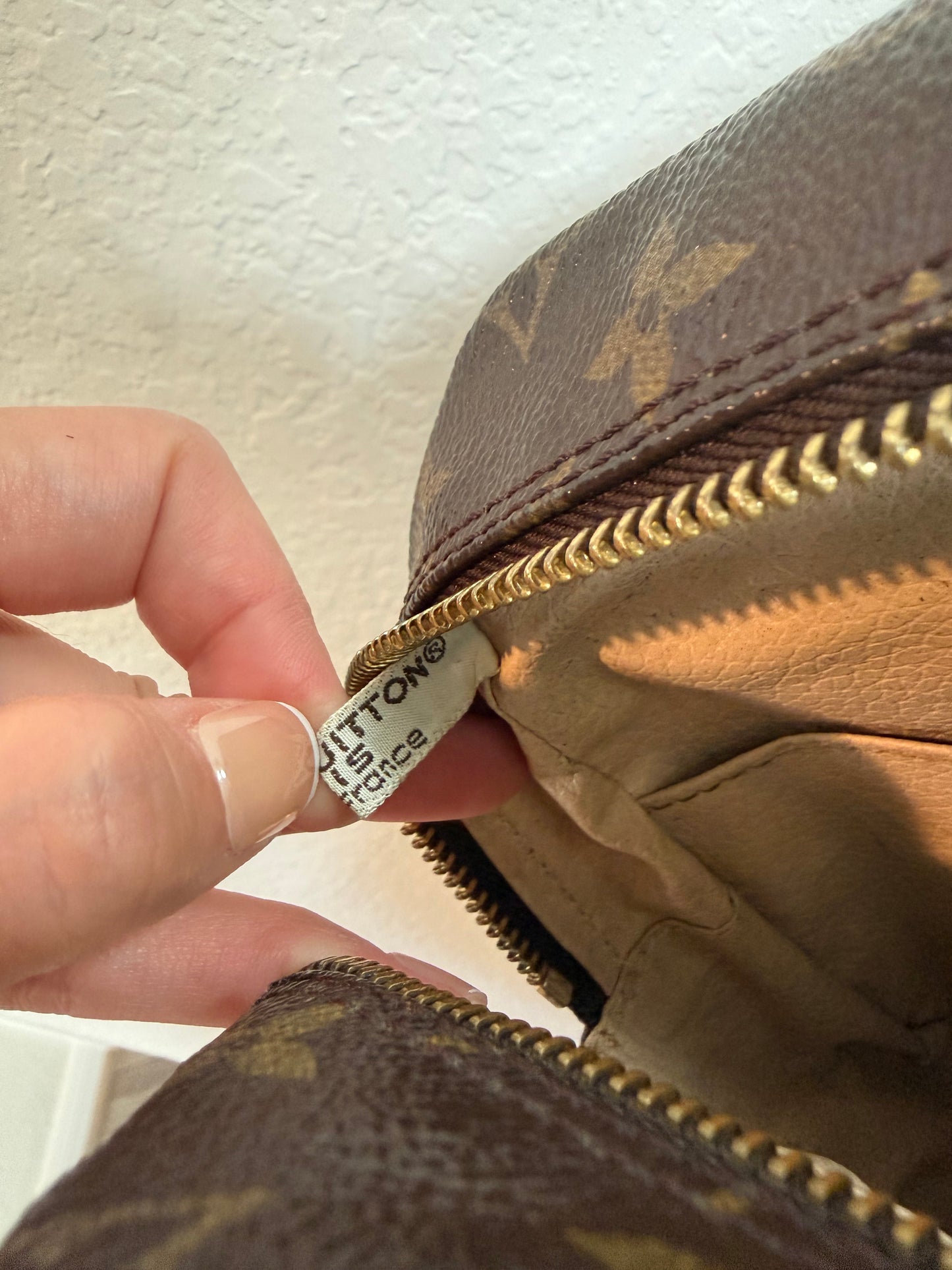 Pre-owned Authentic LOUIS VUITTON Trousse De Toilette 28 Pouch