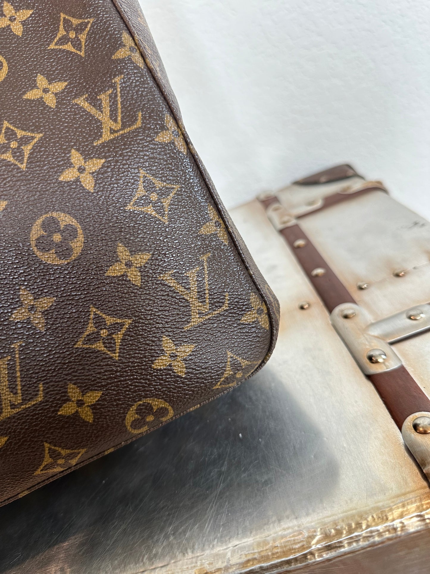 Pre-owned Authentic Louis Vuitton Looping GM Monogram Shoulder Bag