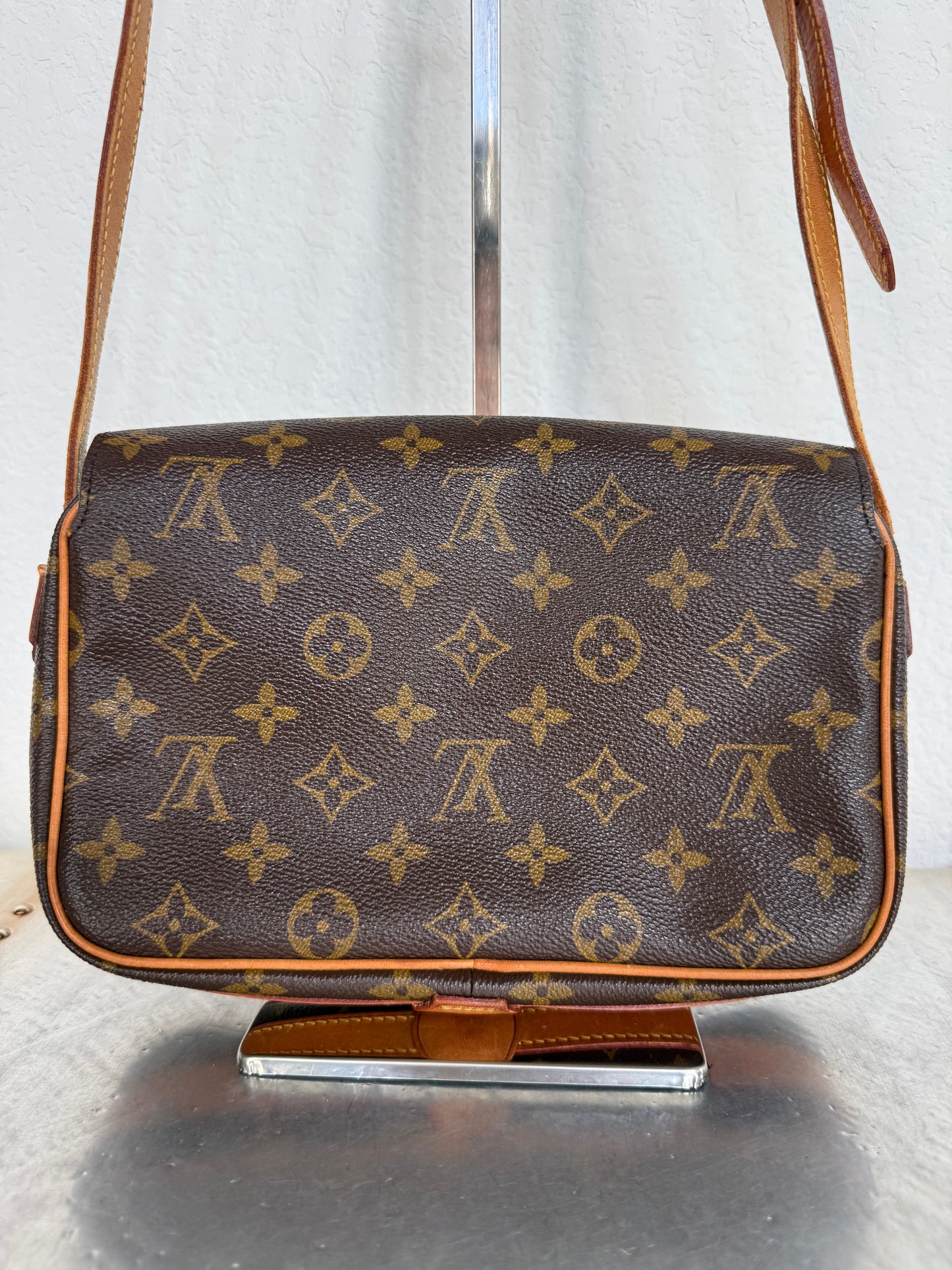 Pre-owned Louis Vuitton Saint Germain 24 Monogram Crossbody / Shoulder Bag