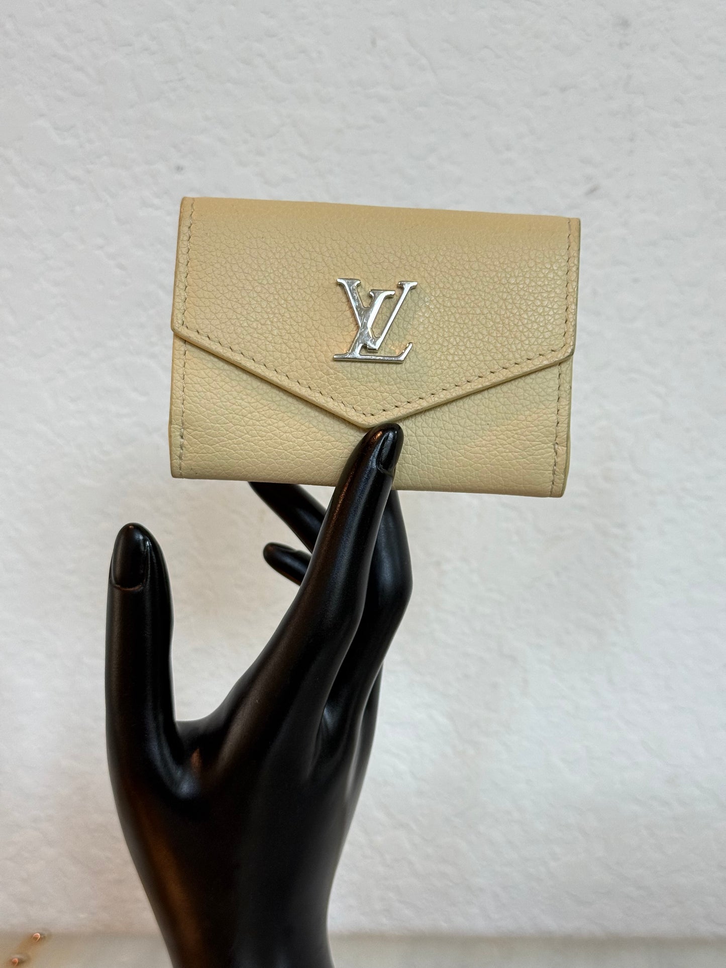 Pre-owned Authentic Louis Vuitton Lockmini Wallet