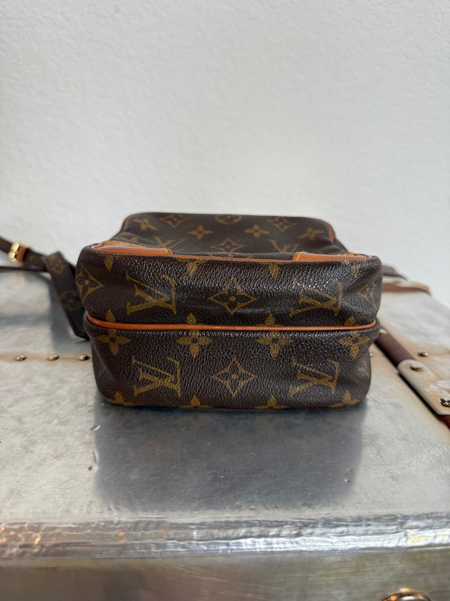Pre-owned Authentic Louis Vuitton Amazon Monogram Crossbody Bag