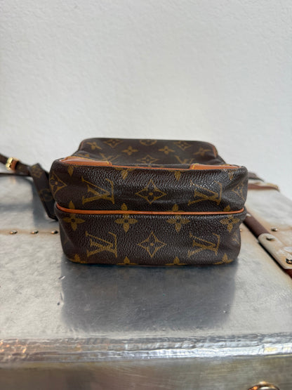 Pre-owned Authentic Louis Vuitton Amazon Monogram Crossbody Bag