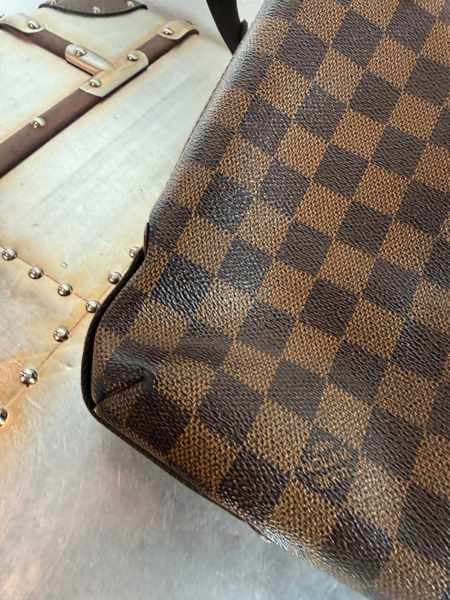 Pre-owned Authentic Brooklyn Mm Damier Ebene Crossbody Bag