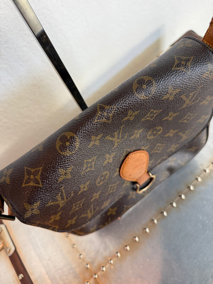 Pre-owned Authentic Louis Vuitton Saint Cloud GM Monogram Crossbody Bag