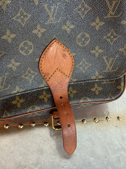 Pre-owned Louis Vuitton Cartouchiere MM Monogram Shoulder / Crossbody Bag