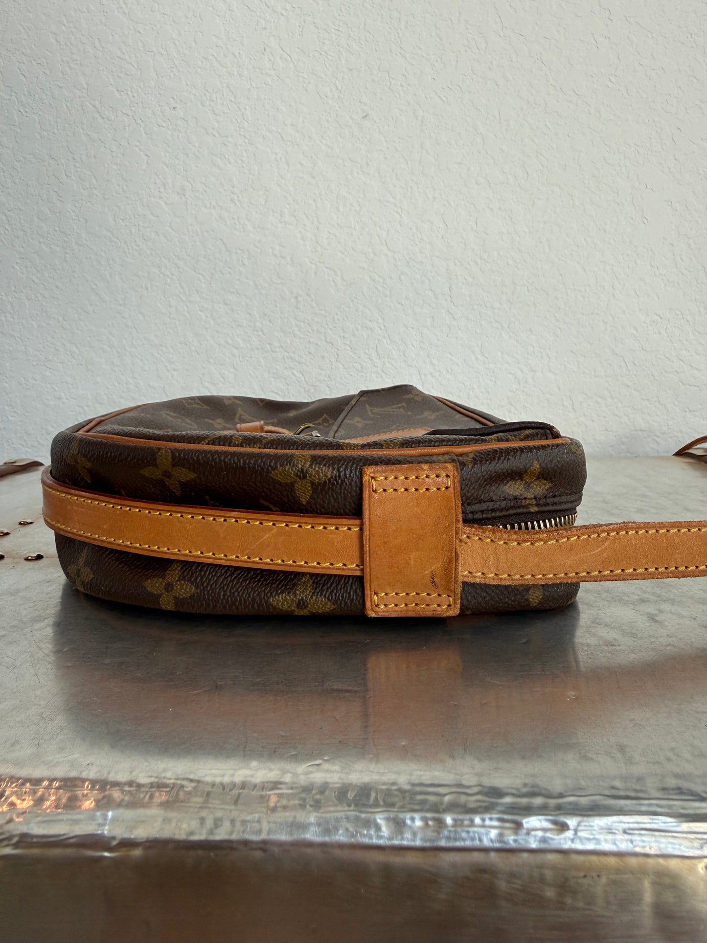 Pre-owned Authentic Louis Vuitton Jeune Fille MM Monogram Crossbody Bag