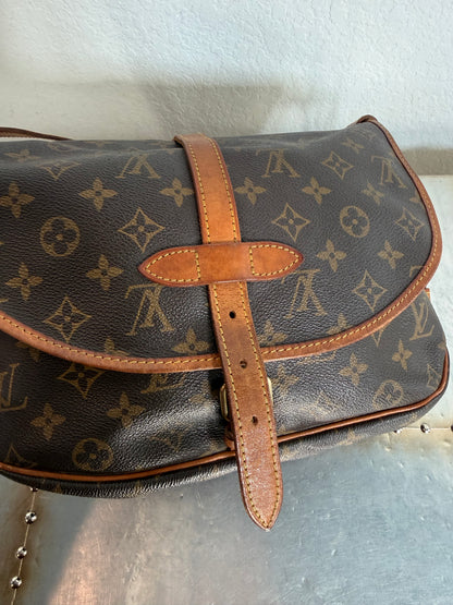 Pre-owned Authentic Louis Vuitton Saumur 30 Monogram Crossbody Bag