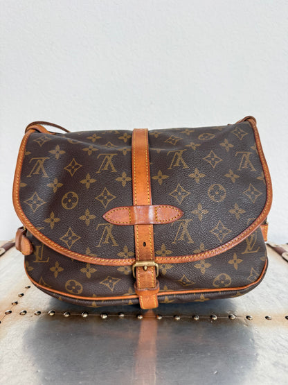 Pre-owned Authentic Louis Vuitton Saumur 30 Monogram Crossbody Bag