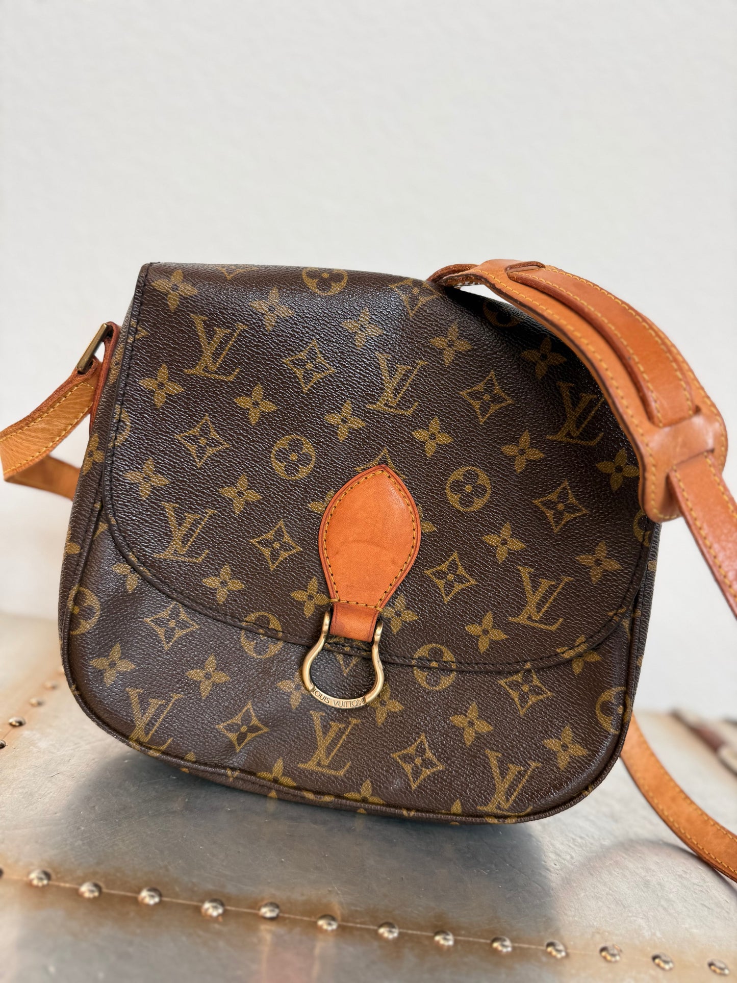 Pre-owned Authentic Louis Vuitton Saint Cloud GM Monogram Crossbody Bag