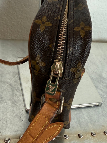 Pre-owned Authentic Louis Vuitton Trocadero 27 Monogram Crossbody Bag