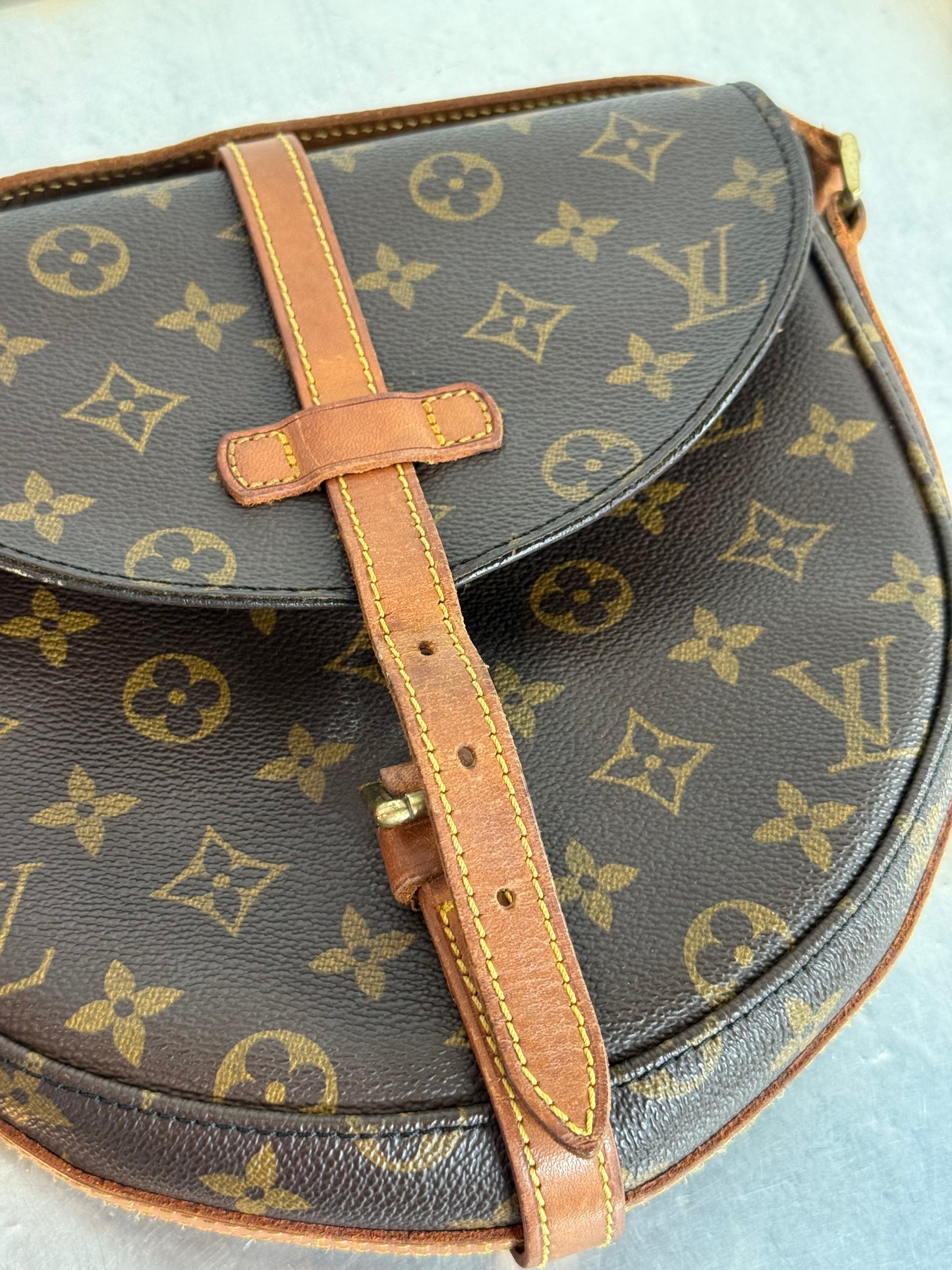 Pre-owned Authentic Louis Vuitton Chantilly MM Monogram Crossbody Bag
