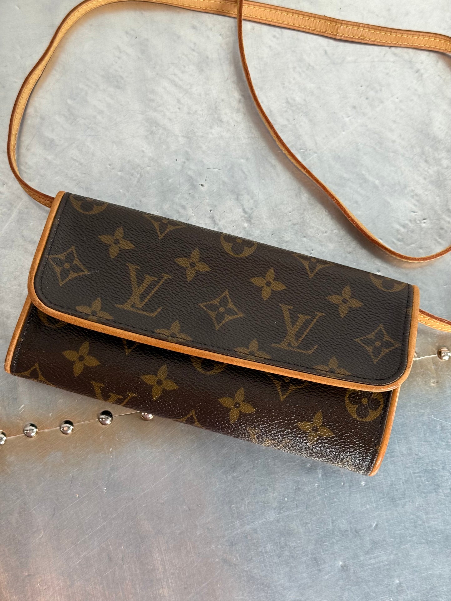 Pre-owned Authentic Louis Vuitton Pochette Twin MM Monogram Shoulder Bag