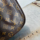 Pre-owned Authentic Louis Vuitton Saint Cloud GM Monogram Crossbody Bag