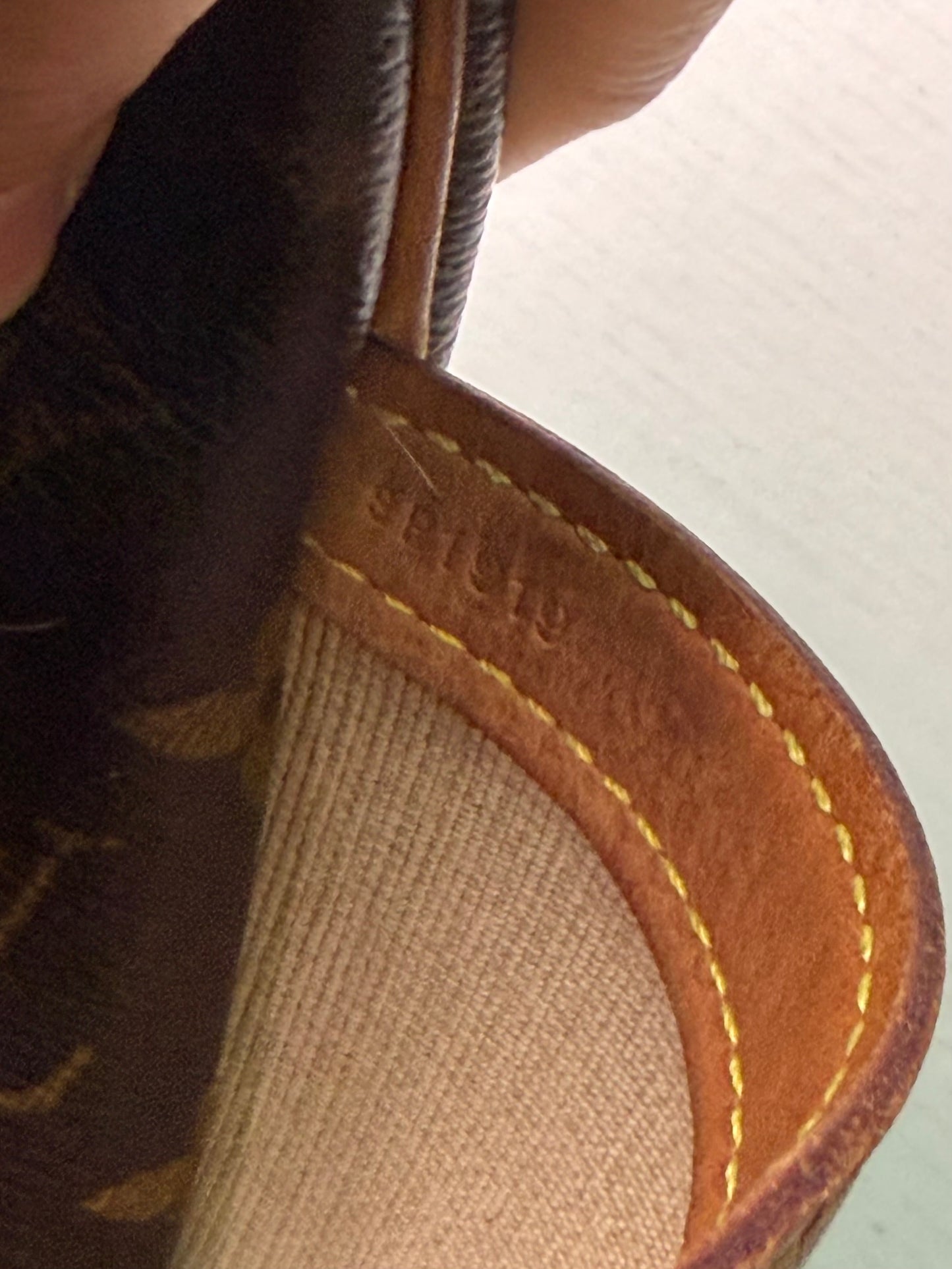 Pre-owned Authentic Louis Vuitton Reporter PM Monogram Shoulder / Crossbody Bag