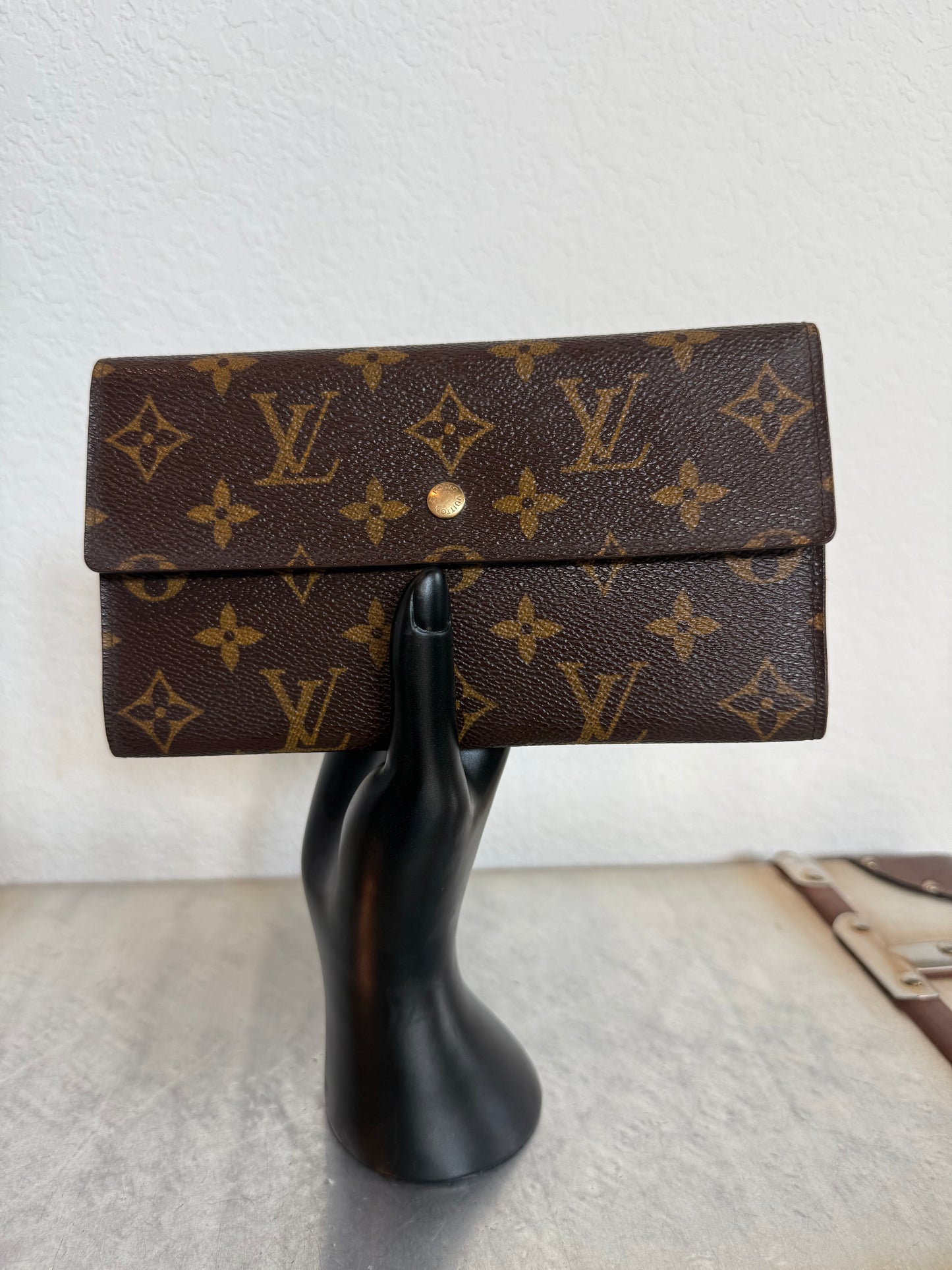 Pre-owned Authentic Louis Vuitton Portefeuille  International Monogram Wallet