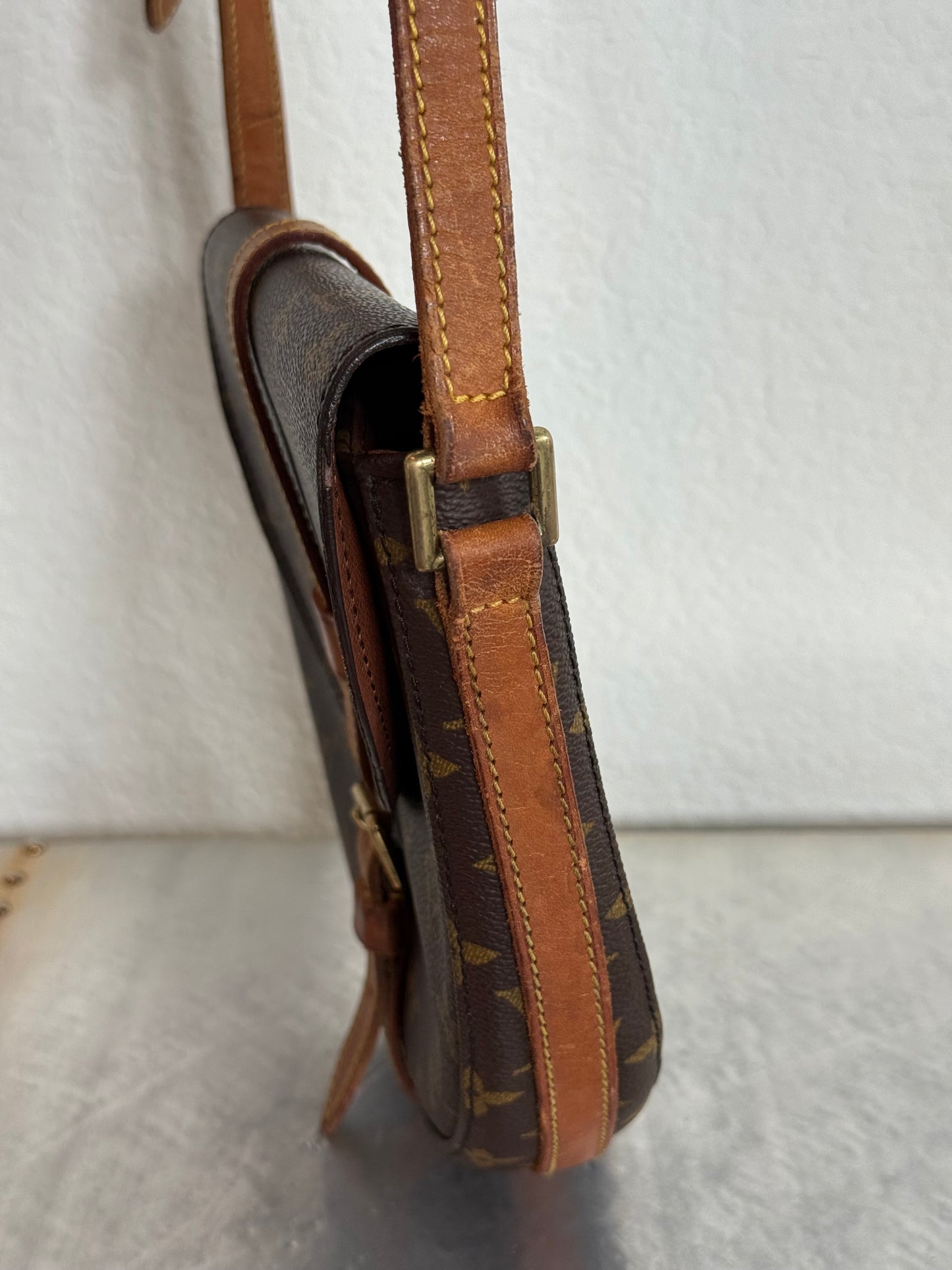 Pre-owned Authentic Louis Vuitton Chantilly MM Monogram Crossbody Bag