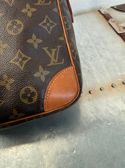 Pre-owned Authentic Louis Vuitton Danube GM Monogram Crossbody Bag