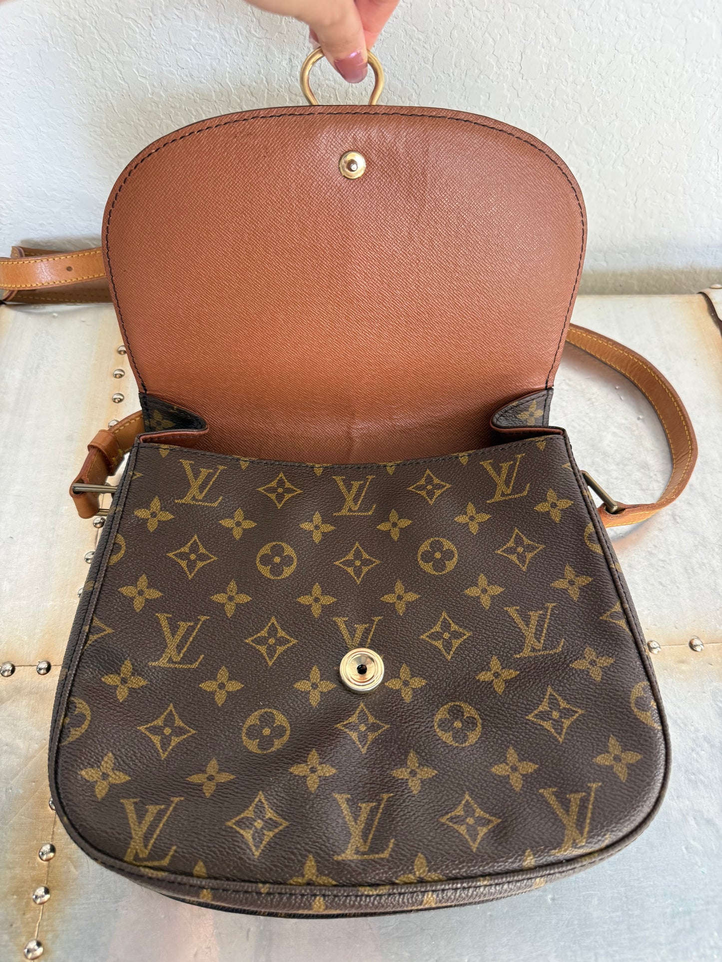 Pre-owned Authentic Louis Vuitton Saint Cloud GM Monogram Crossbody Bag